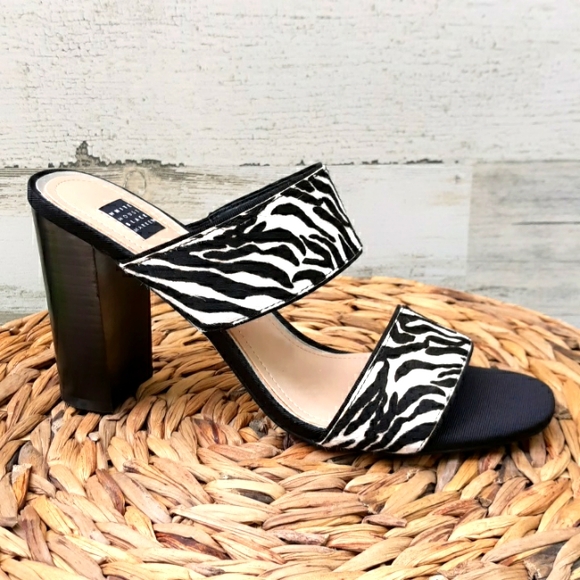 NWOT WHITE HOUSE BLACK MARKET CECILIA LEATHER SANDALS/SLIDES - Picture 2 of 11